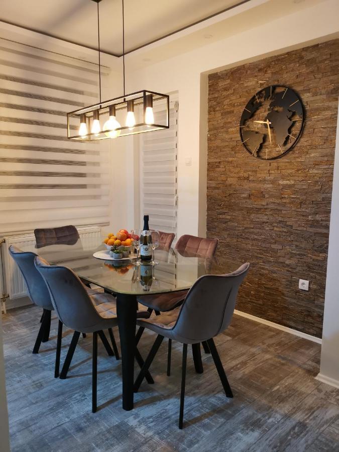White House Ns Lägenhet Novi Sad Exteriör bild